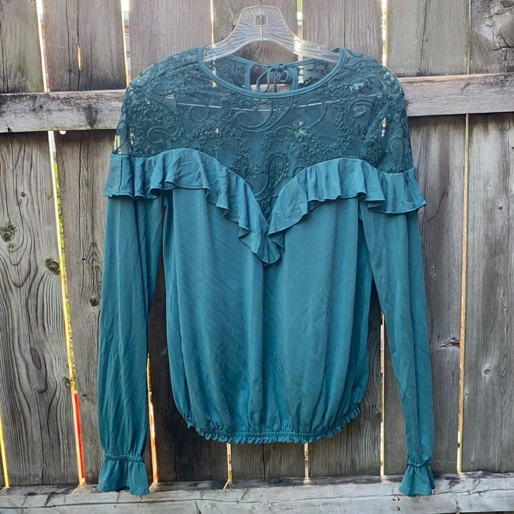 Teal laced Ruffle top sz. S